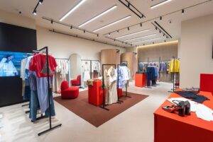 MAX&Co. Opens New Flagship at Central Square 1 0927.28 MAX&Co. Opens New Flagship at Central Square