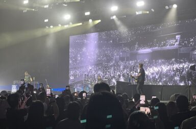 2 SM MOA Arena Erupts in Nostalgia with Bryan Adams’ Iconic Anthem