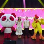 1 Patricia Jacinto of foodpanda Philippines and Maverick Leonardo T. Javier of Andok s Litson Corporation marked the partnership between the two brands during Pista ng Sarap Andok’s Returns to foodpanda After Eight Years, Bringing Filipino Favorites Back to Doorsteps Nationwide