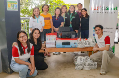 PSF 2 PLDT-Smart Foundation supports Cebu agri students with digital tools, planting kits