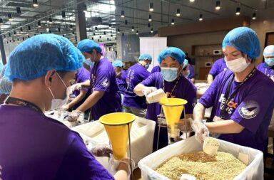 PR Photo 1 FedEx and Rise Against Hunger Package 10,000 Meals for Cebu Students