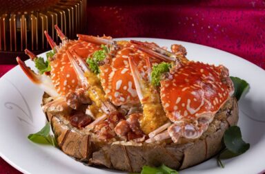 2. Crystal Dragons Steamed Blue Crab with Taro Glutinous Rice in Lotus Leaf Crystal Dragon And Café Society Bring Mid-Autumn Traditions To The Table