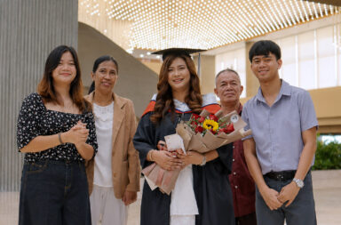 Kathleen Joyce de Ramos a working student and breadwinner earned her BSBA Operations Management degree from MMDC Mapúa Malayan Digital College Celebrates First Graduates And The Power Of Flexible Learning